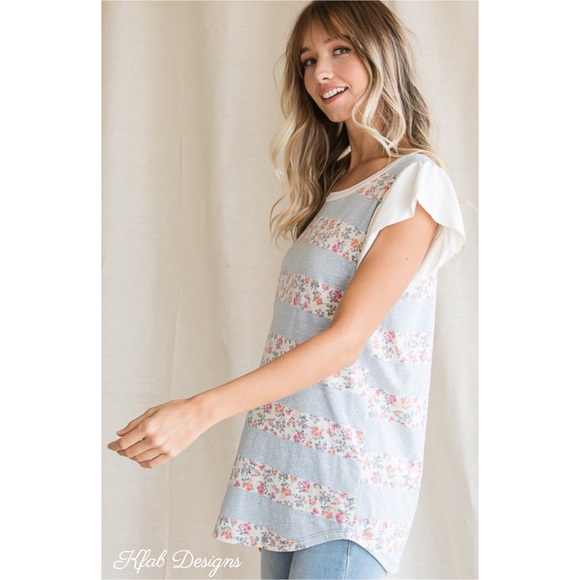 ❤️LAST 1! Blue Floral Ruffle Sleeve Top! - Picture 7 of 8